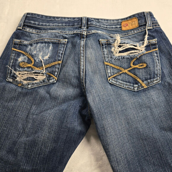 BKE Denim Buckle Star Womens 31 Blue Distressed Low Rise Crop Jeans USA (32x26) - Picture 10 of 10